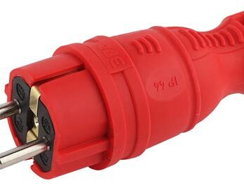Вилка ERA V8 RED евро каучук 16A