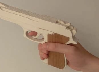 Игрушка ПИСТОЛЕТ деревянный (в ассорт.)